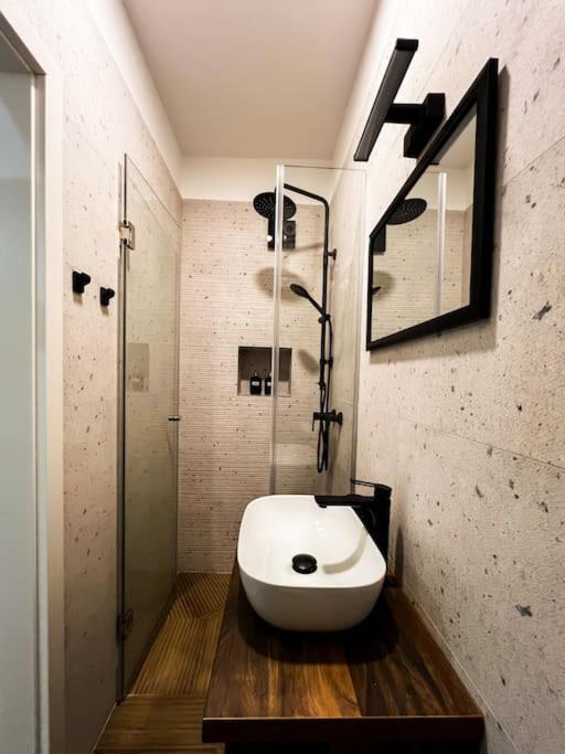 Studio Apartment Joanna Риека Экстерьер фото